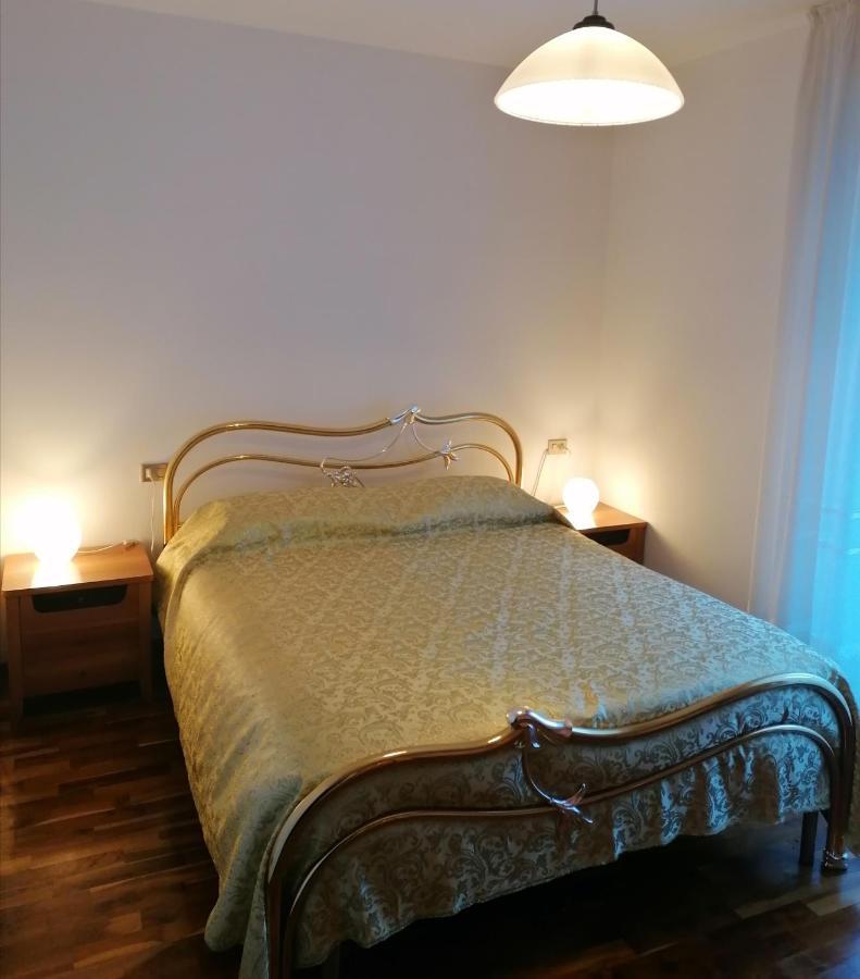 Appartamento Incantevole Con Parcheggio Gratuito Тирано Екстериор снимка
